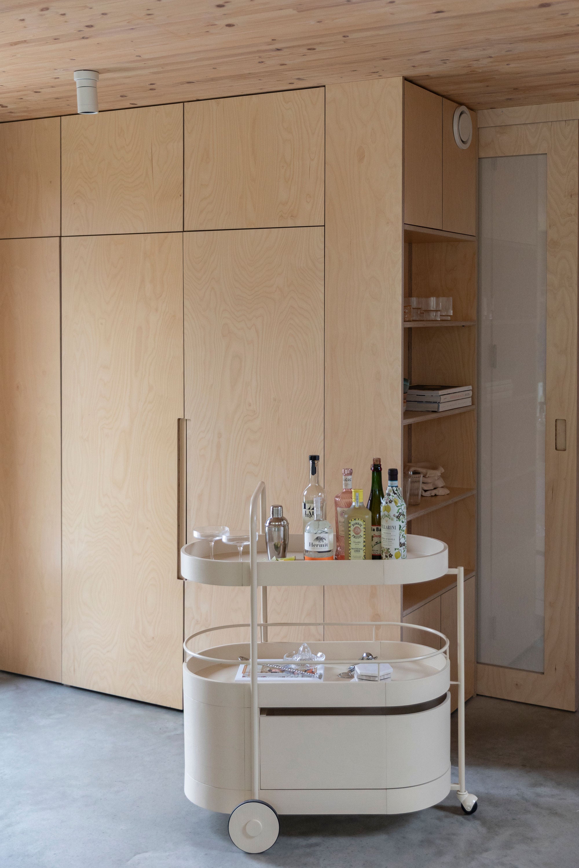 Zuiver Wim Beige Drinks Trolley